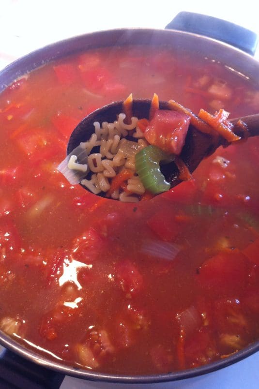 Soupe aux nouilles et légumes