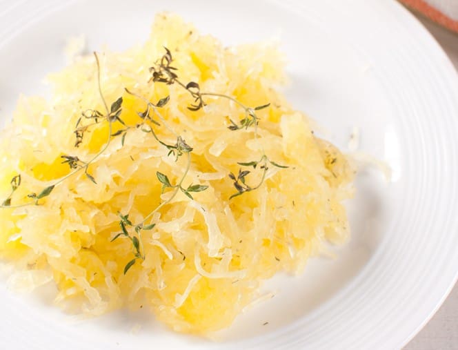 Courge spaghetti au beurre et herbes