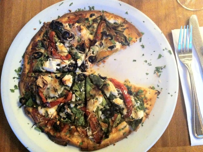 Pâte à pizza aux pois chiches