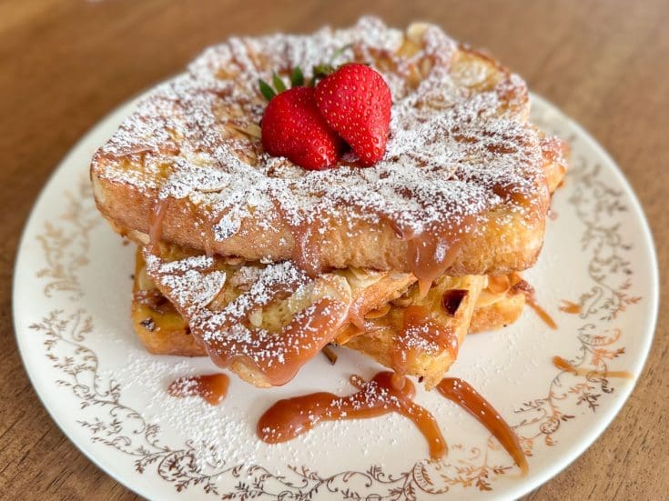 Pain doré aux amandes et caramel salé 